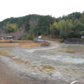 猪名川町役場近くの池の水がなくなってる